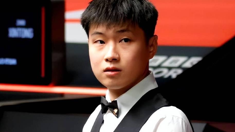 中国双子星英锦赛命运迥异！庞俊旭力克传奇，吴宜泽遭横扫