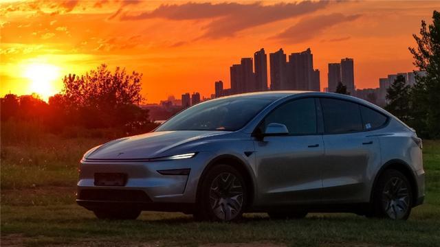 比理想i8便宜800元，Model Y L这6座值吗？