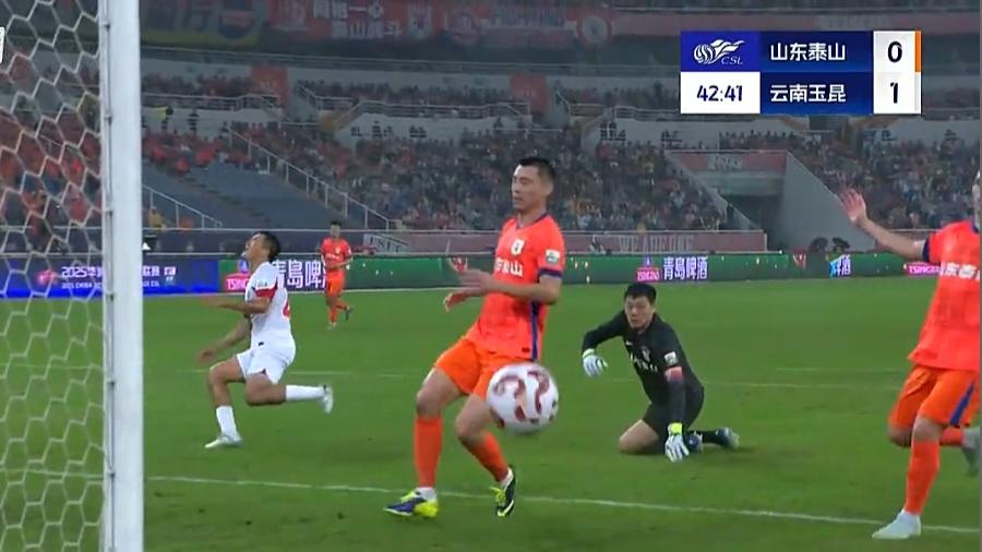 0-1！泰山VS玉坤: 洛佩斯被打爆，1对1他真防不住