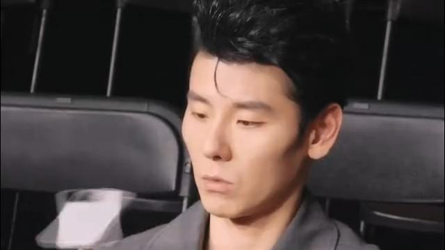 一加 13T真机外观公布！轻盈手感还能当“指尖陀螺”