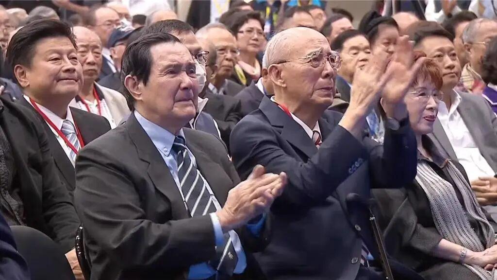 没时间了，郑丽文刚上位，就收洪秀柱4字忠告，台媒：统一正加速