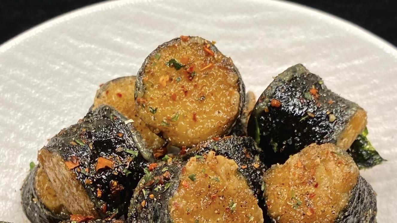 酥脆海味与鲜美菌香的完美邂逅—海苔金针菇卷