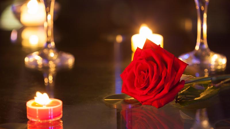 他说等我攒够十万就娶你，可你没等，嫁给了有车有房的人，多年后你发现，他攒的十万块，一直存在你名字开的