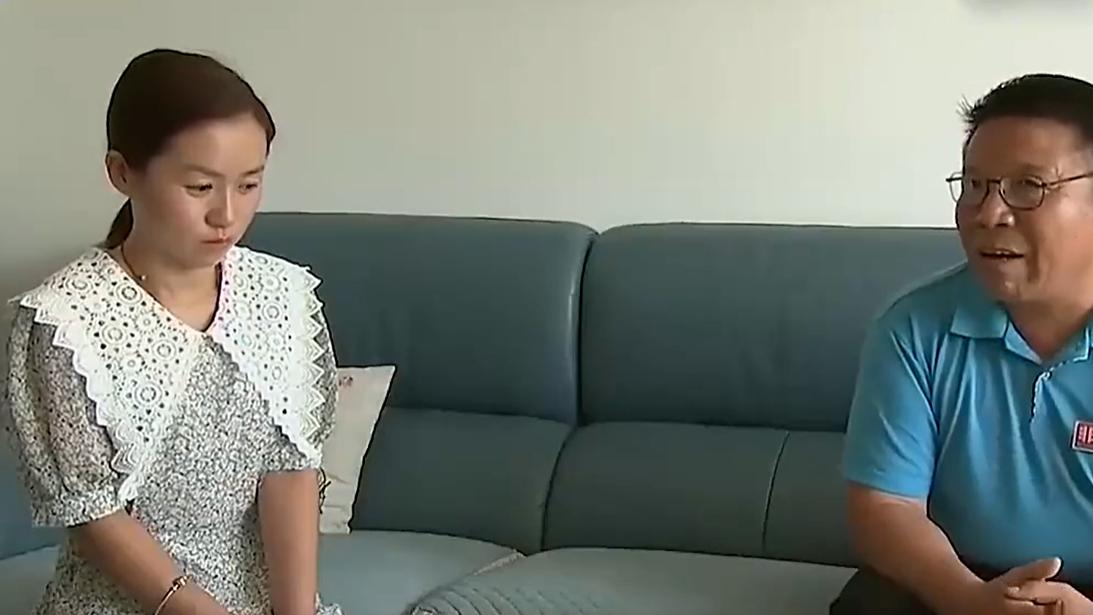 男子嫌妻子长得矮，结婚11年没和她一起出门，妻子受够了要离婚！