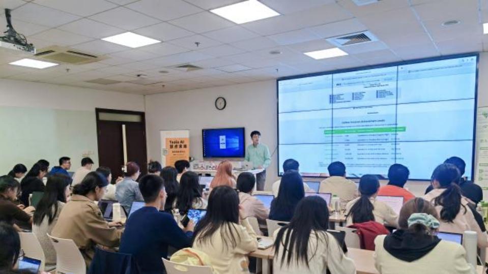 当文科生遇见AI：这场“游戏特攻队”玩出了跨界的火花