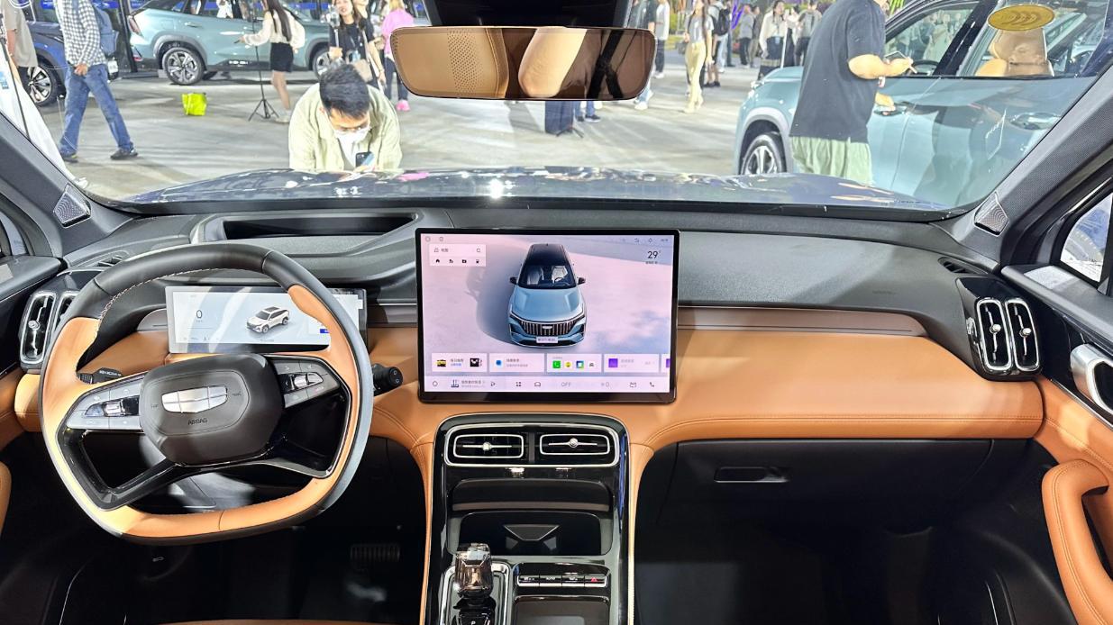 全新博越L，门槛拉低到10万内，轴距继续拉长，1.5T动力够？