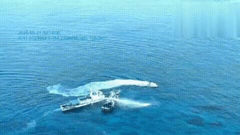 现场视频曝光！菲律宾闯铁线礁，撞击我舰船，台当局：与菲在一起