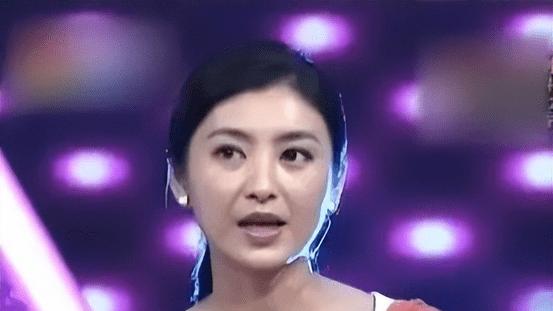 《甄嬛传》“眉姐姐”穿丑衣服“博眼球”？40岁的她到底怎么了？