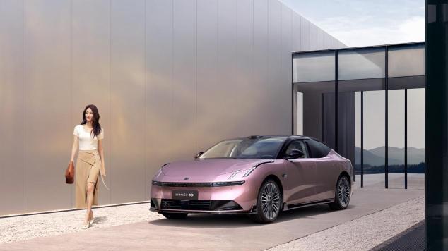 领克 10 EM-P 勇攀 50 度“保罗坡”，硬核实力让陡坡变坦途