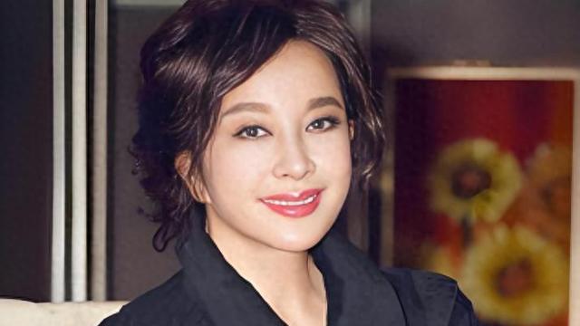 偷漏税风波没结束，就突传刘晓庆6月29日凌晨离世，本人紧急发声