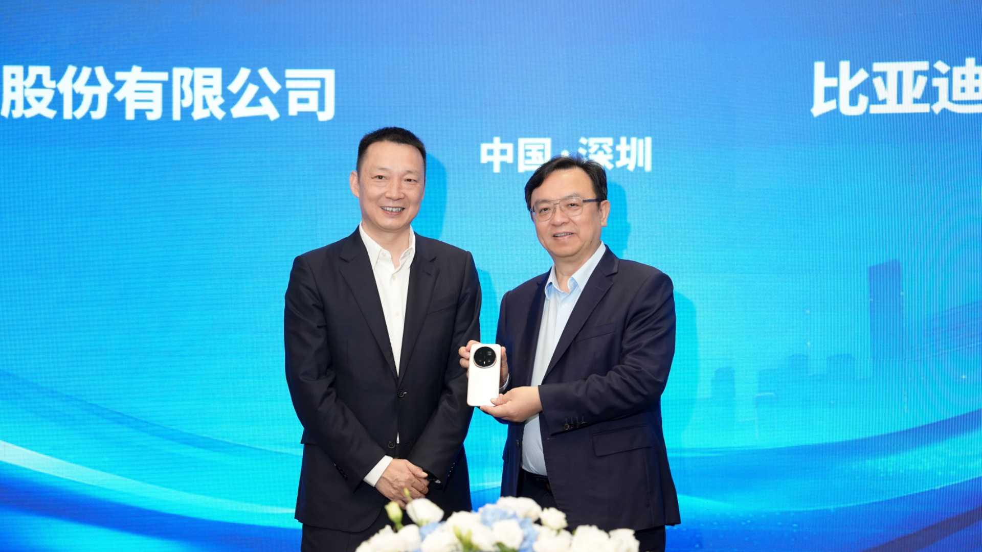 荣耀与比亚迪达成战略合作，共同打造AI驱动的智慧出行新生态