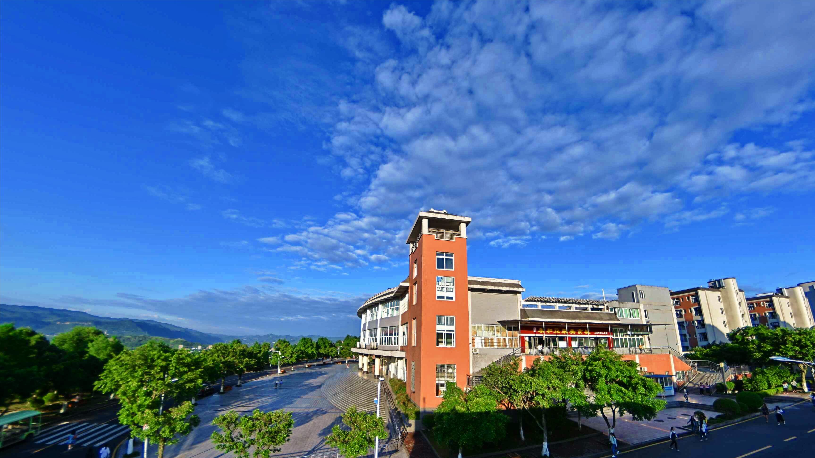 离奇事件！重庆三峡学院采购价格落差巨大，原因深入剖析