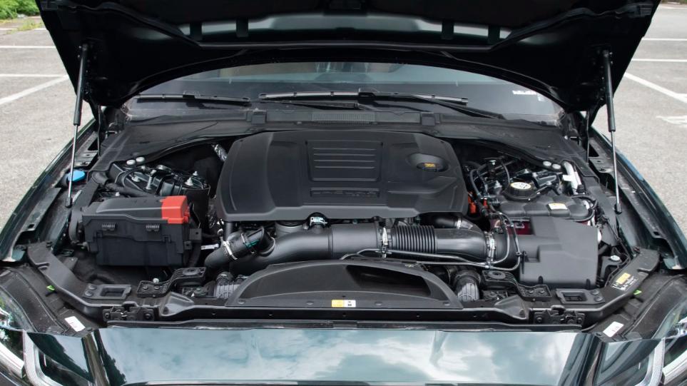 外形优雅商务，捷豹XFL产品亮点还不少，两款配置轻松选择