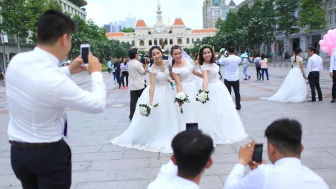 越南年轻人集体晚婚！涉外婚姻增加，女性爱嫁这三国