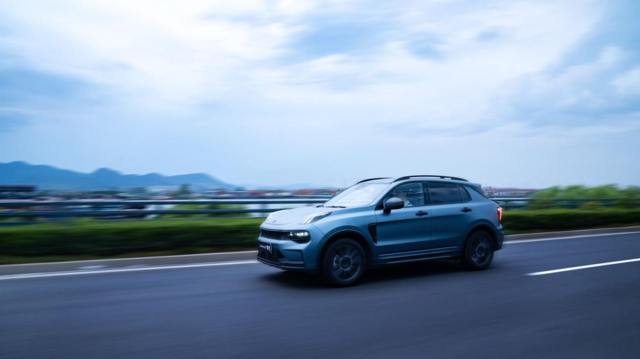 不到20万买四驱SUV？领克01焕新版的硬核与克制