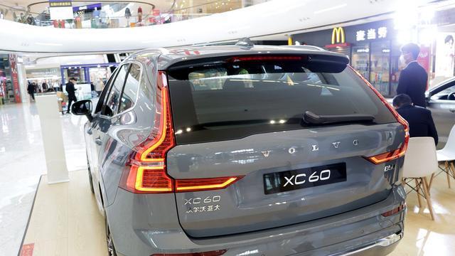 沃尔沃XC70上市：比XC60大一圈的插混SUV，真能撬动豪华车市场