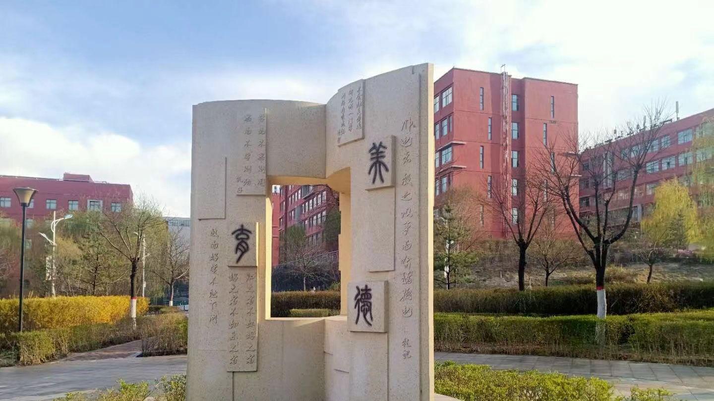 一个反常识的现象：为啥娃越生越少，大学却越盖越多了？