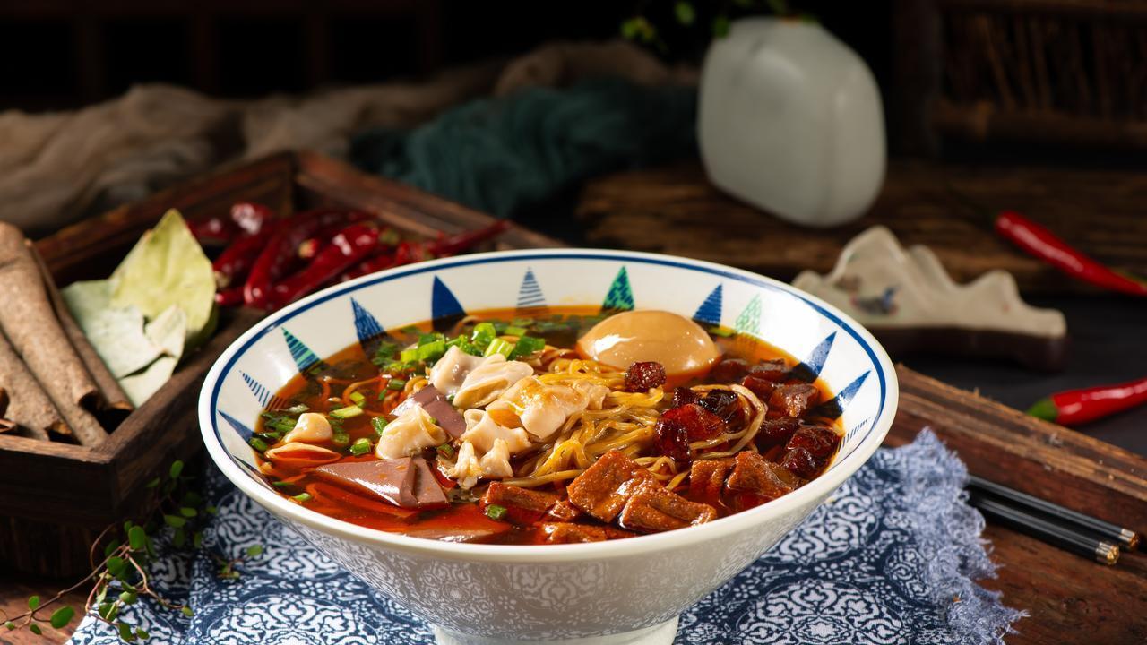 贵州八大名菜：舌尖上的酸辣传奇，你最喜欢哪个？