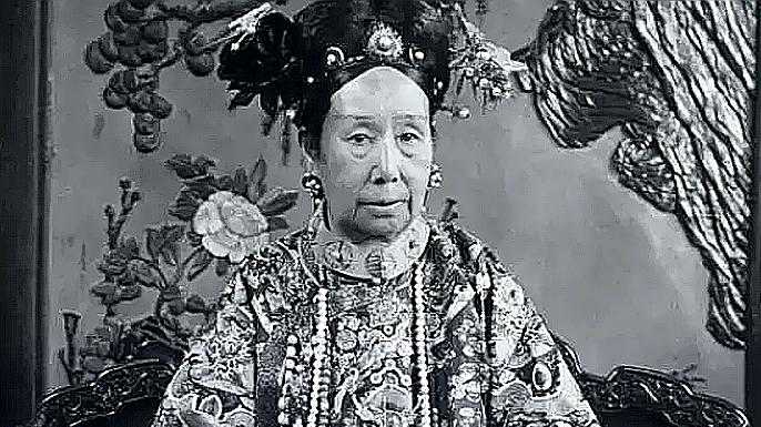 慈禧掌权关键步：从盟友到对手，甲申易枢扳倒奕訢