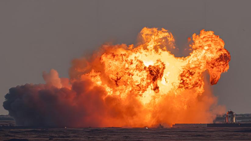 马斯克“星舰”第八次发射再度大爆炸，因为太多人需要他的失败！