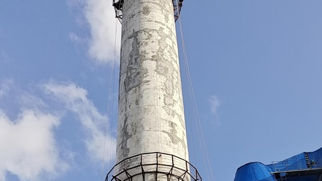 砖烟囱刷涂料项目顺利竣工 烟囱长效安全运行