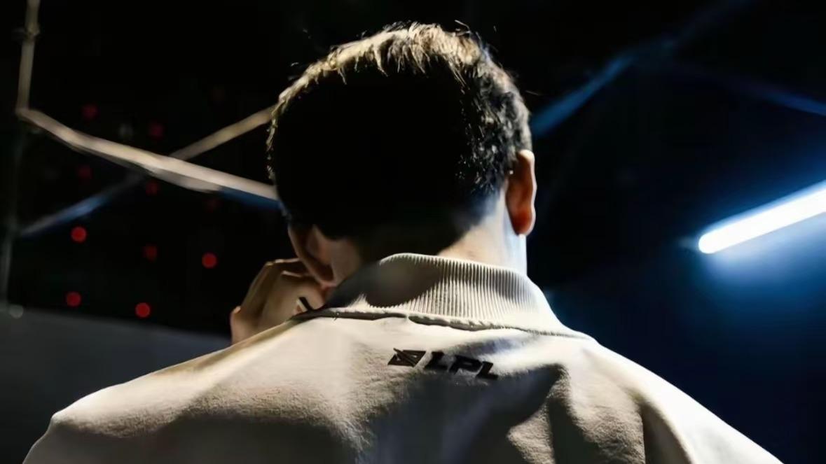 LPL赛区传来一个坏消息，电竞圈内人透露：Theshy明年也可能休息