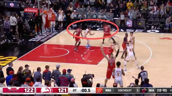战术板｜魔术完美复刻NBA经典绝杀战术，球员不敢发球错失良机