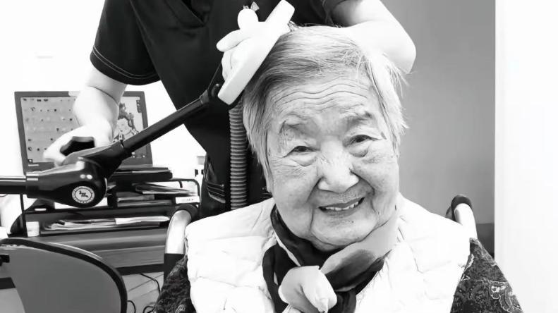 老艺术家杨静去世，与于洋最后合影曝光，女儿定居国外，儿子早逝