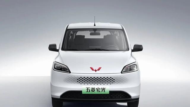 五菱宏光增程版开启预售，起售价6.88万元，续航与空间表现引关注