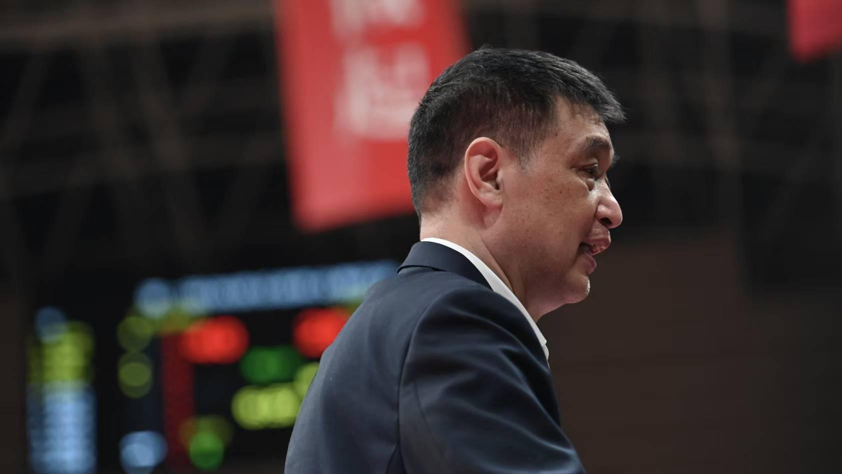 CBA教练圈震荡：北控、浙江换帅，刘炜帅位是否难保？