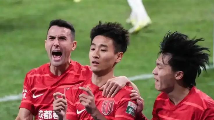 中超变天？国安拿下茹子楠，海港紧盯周定洋，豪门“军备竞赛”升级