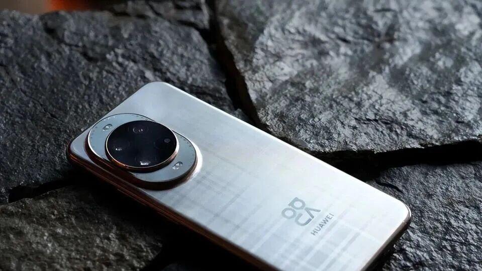 华为顶不住了，从3799元跌至2789元，512GB+鸿蒙OS+5500mAh