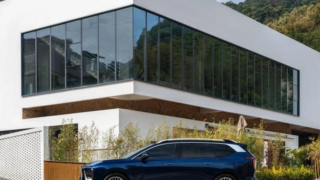 重构家庭出行方式：昊铂HL以科技与人文的双向奔赴定义新豪华时代