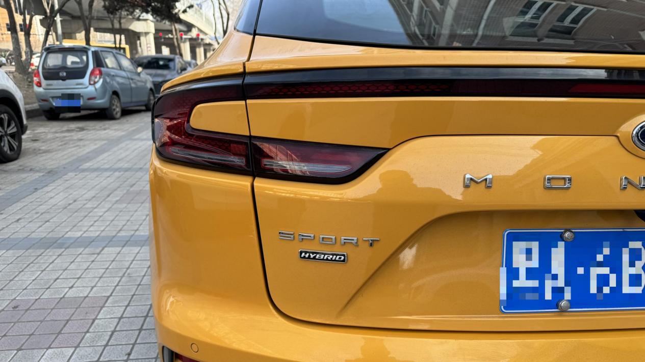 308马力油耗4.6L，安全配置还超扎实