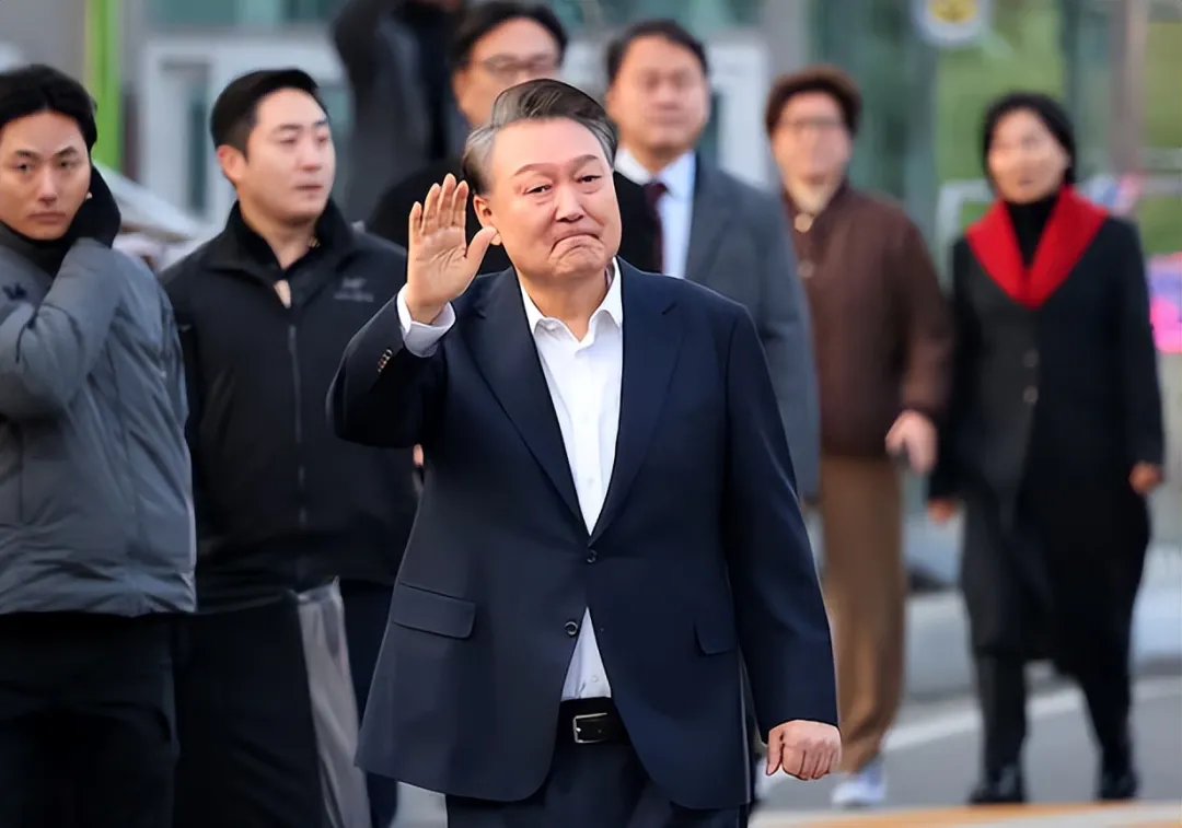 尹锡悦获释：自称收获颇丰！
