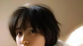 成果发长文指责闺蜜雪梨和其男友背刺，网友却看得不是味儿：都是粉丝买单？