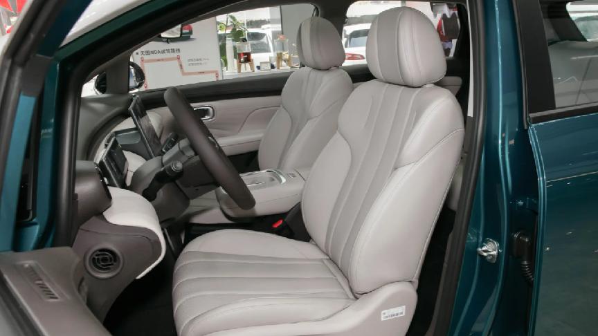 防撞梁比同级车硬三倍，却只卖10.18万，是我瞎了还是AION疯了？