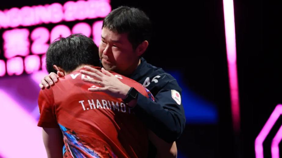 张本智和虽未能翻过王楚钦这座大山，但这不是最让他难过的地方