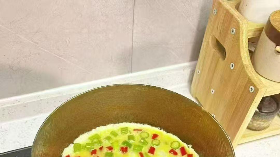 《一口匠合锤铁锅，开启传统与现代交织的烹饪之旅》​