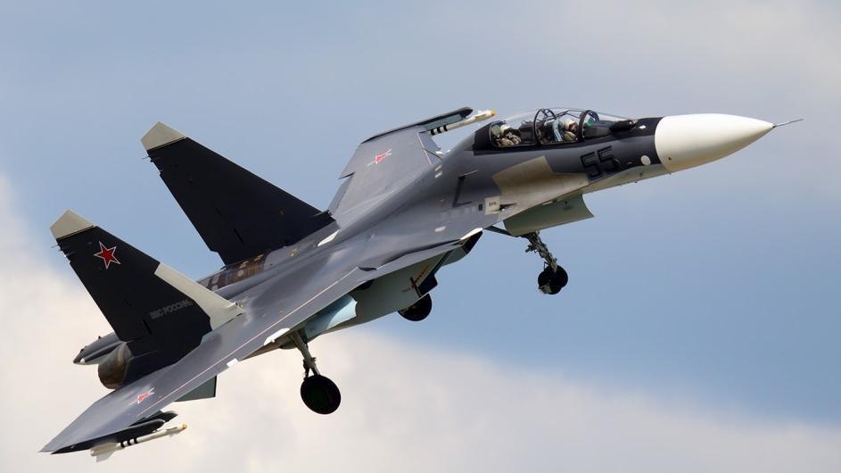 乌潜伏人员潜入俄机场放火，两架su-30战机被烧毁，俄基地安防形同虚设？