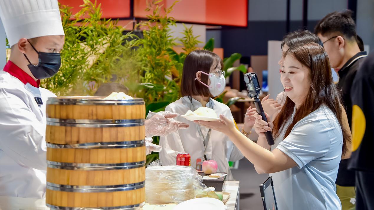 风云X3L开启预售 奇瑞品牌携17款车型强势登陆成都车展