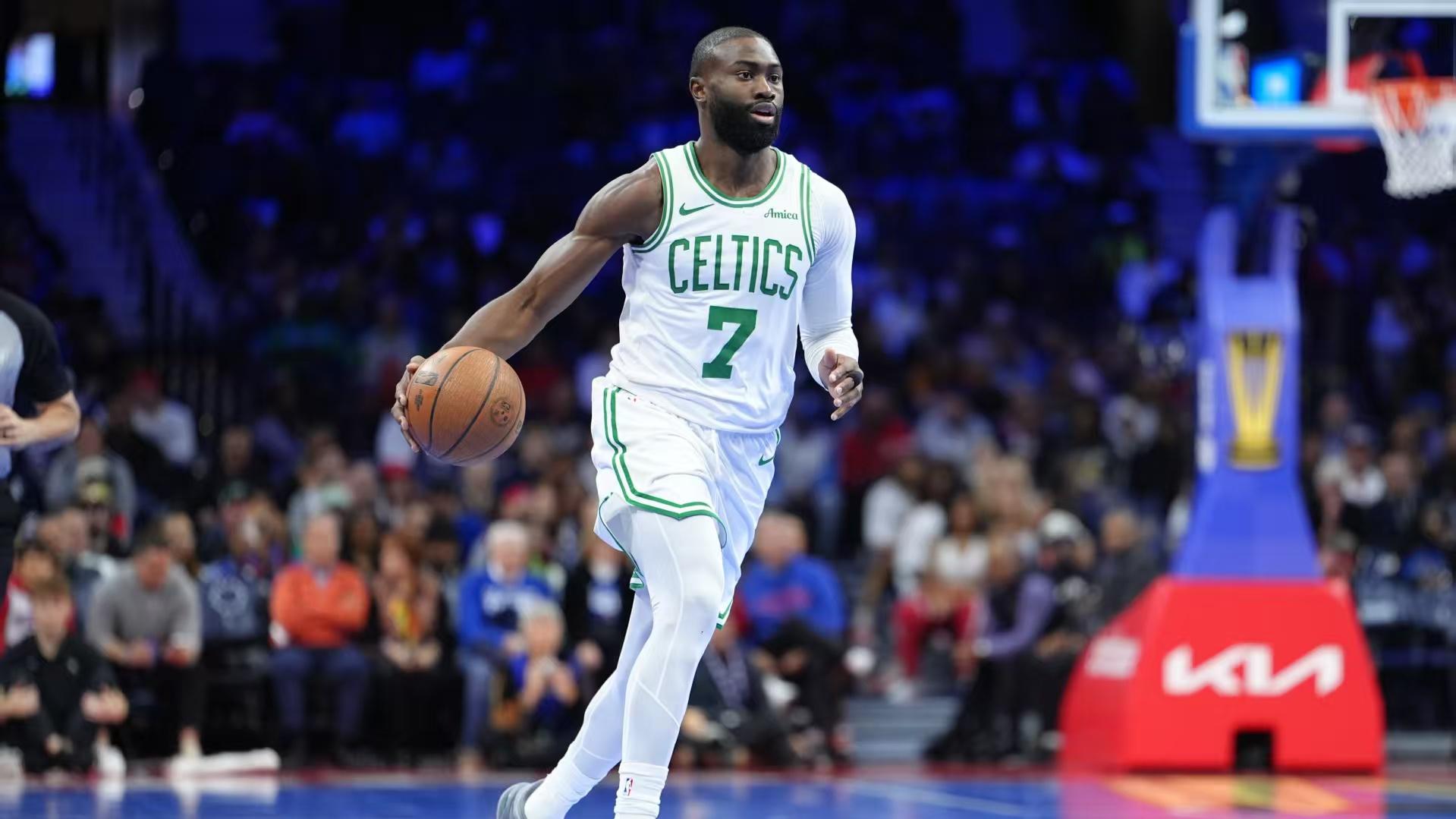 21分惨败！里夫斯空砍36+8，湖人不敌凯尔特人，布朗30+8+8