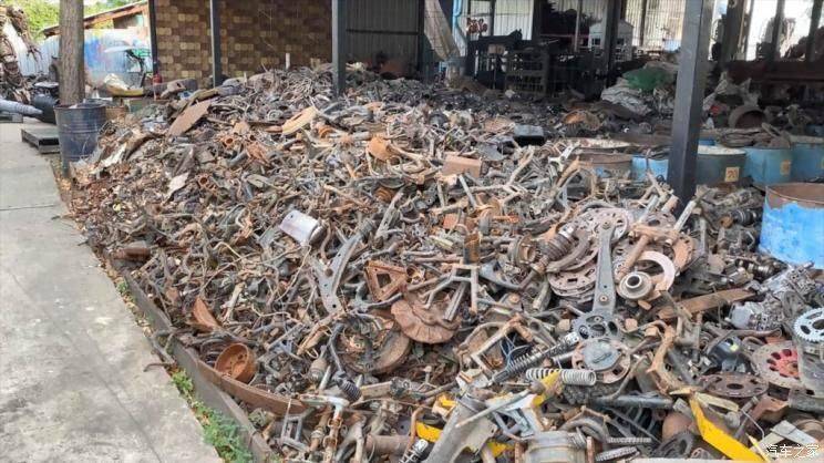 汽车零件换下来先别扔，还大有价值呢