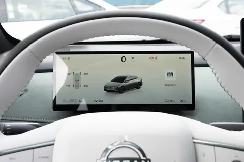 东风日产 N7 试驾体验：家用纯电的实用之选