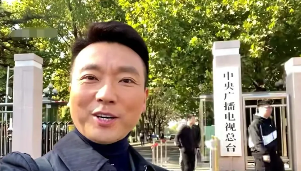 康辉高考分数全省第一，成绩单却被人暗动手脚，大学名额险被顶替