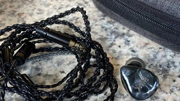 有线耳机之辩：哪一款才是您的知音？