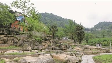 息烽县青山村大力改善人居环境迎接避暑季
