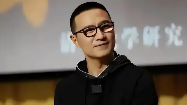 53岁汪峰5度封爹！4段婚姻5个娃4个妈，汪峰谈离婚原因直言：厌倦