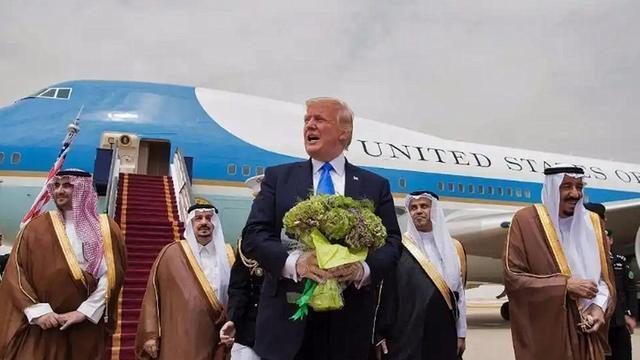 刚给美国送完钱，沙特转脸和中国签57项协议，特朗普赚钱却失人心