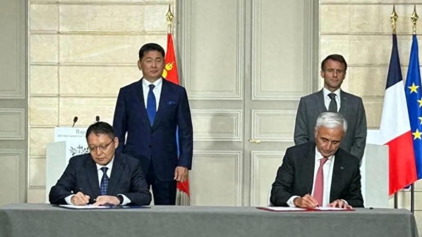 中俄大后方生变？蒙古国彻底不装了，给中国腹地扎入一根钉